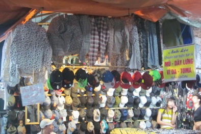 Ra ngõ đụng hàng chống nóng